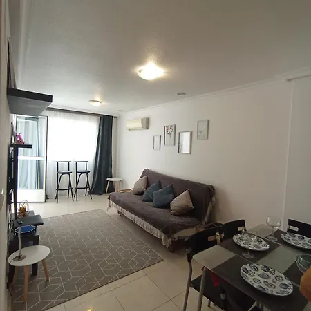 Cozy By The Beach With A Big Patio Apartmán
