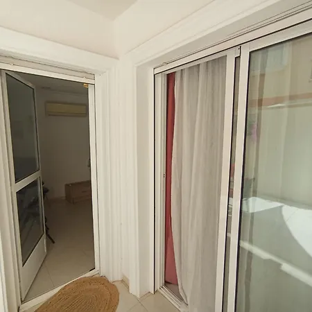Cozy By The Beach With A Big Patio Apartmán Torrevieja